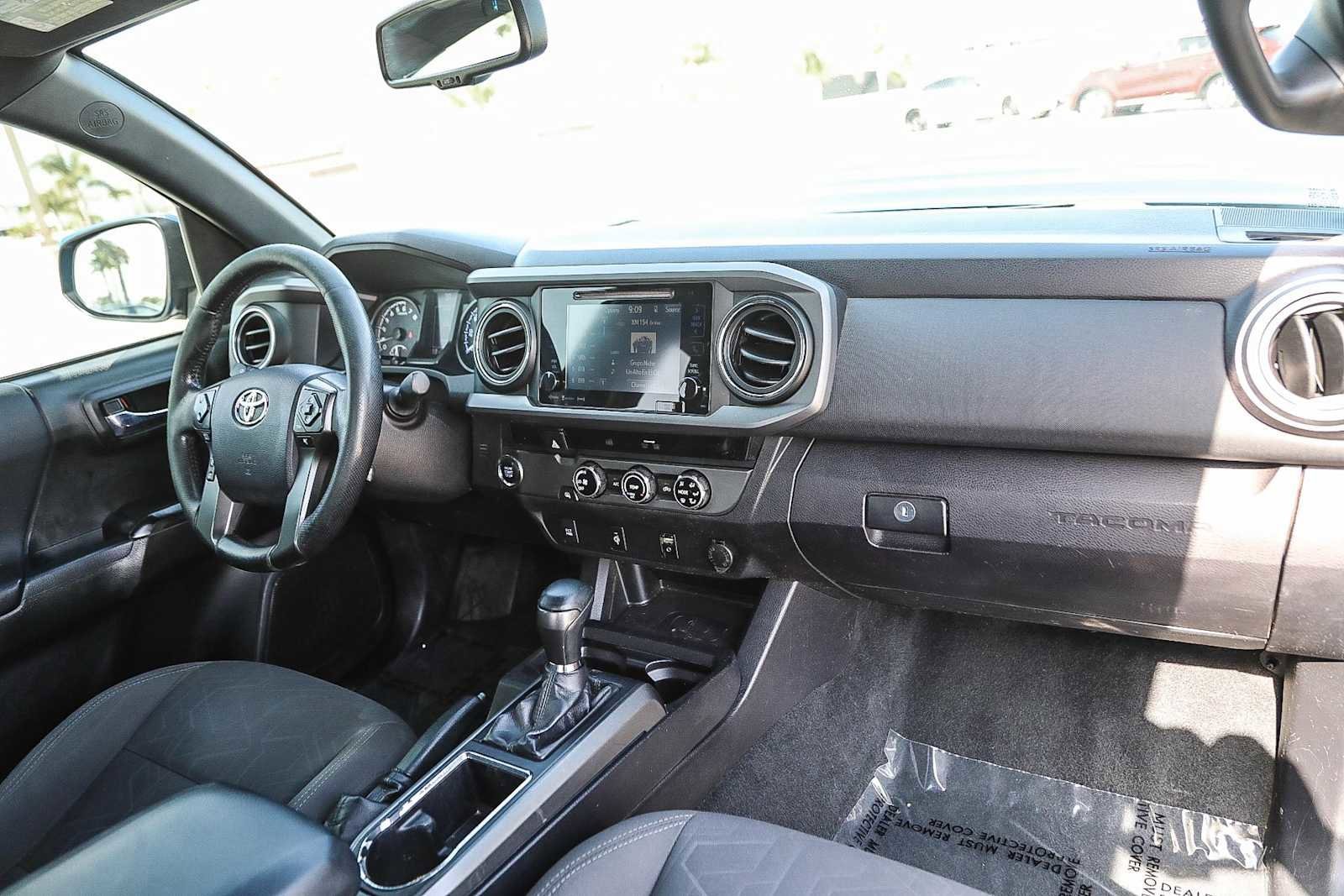 Thumbnail: 2016 Toyota Tacoma - 12