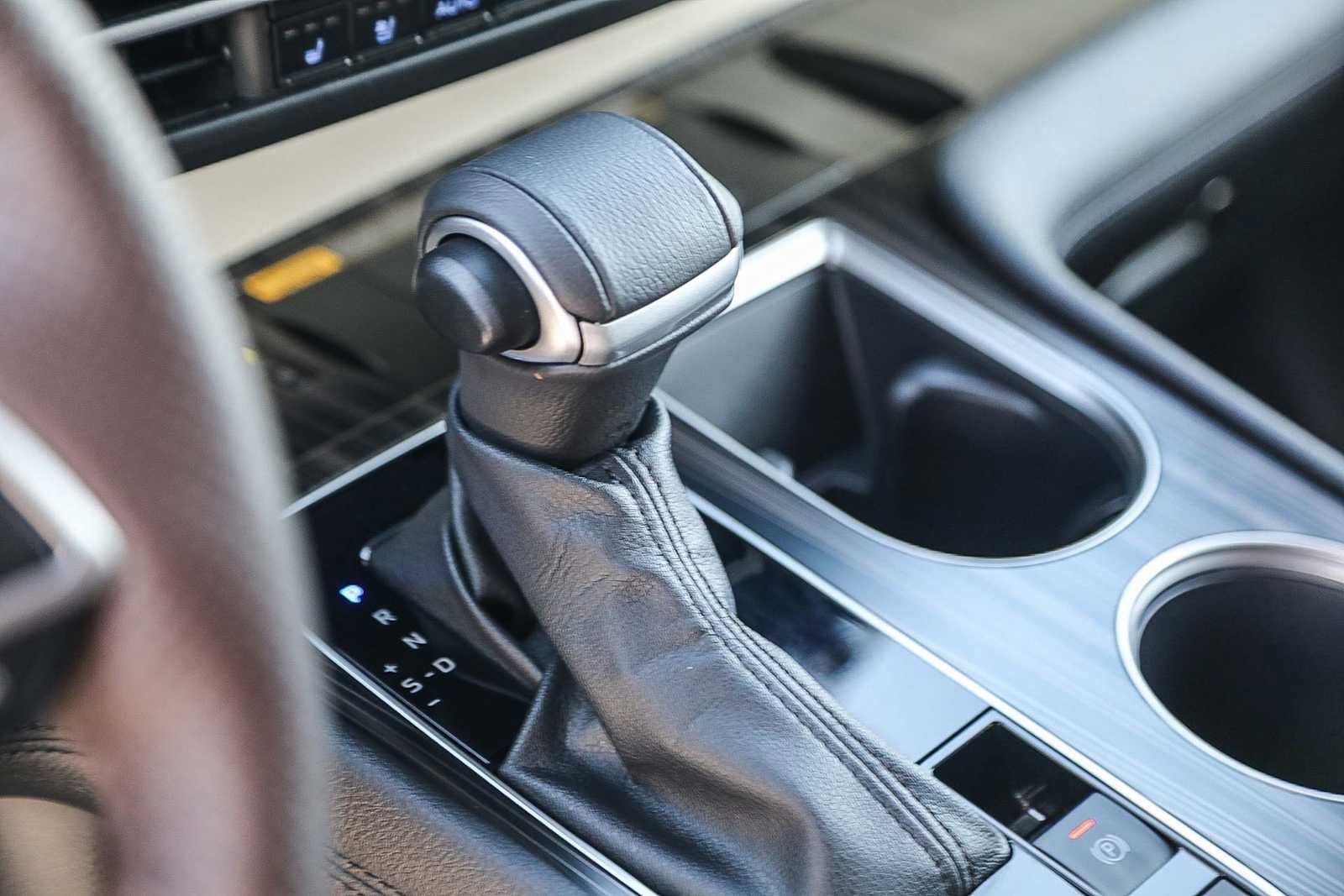 Thumbnail: 2024 Toyota Sienna - 21