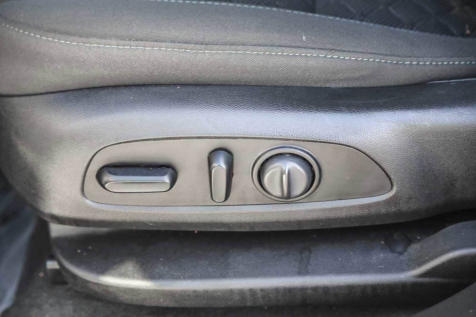 Thumbnail: 2019 Chevrolet Blazer - 19