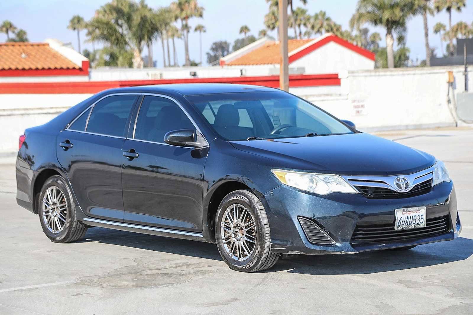 Thumbnail: 2012 Toyota Camry - 3
