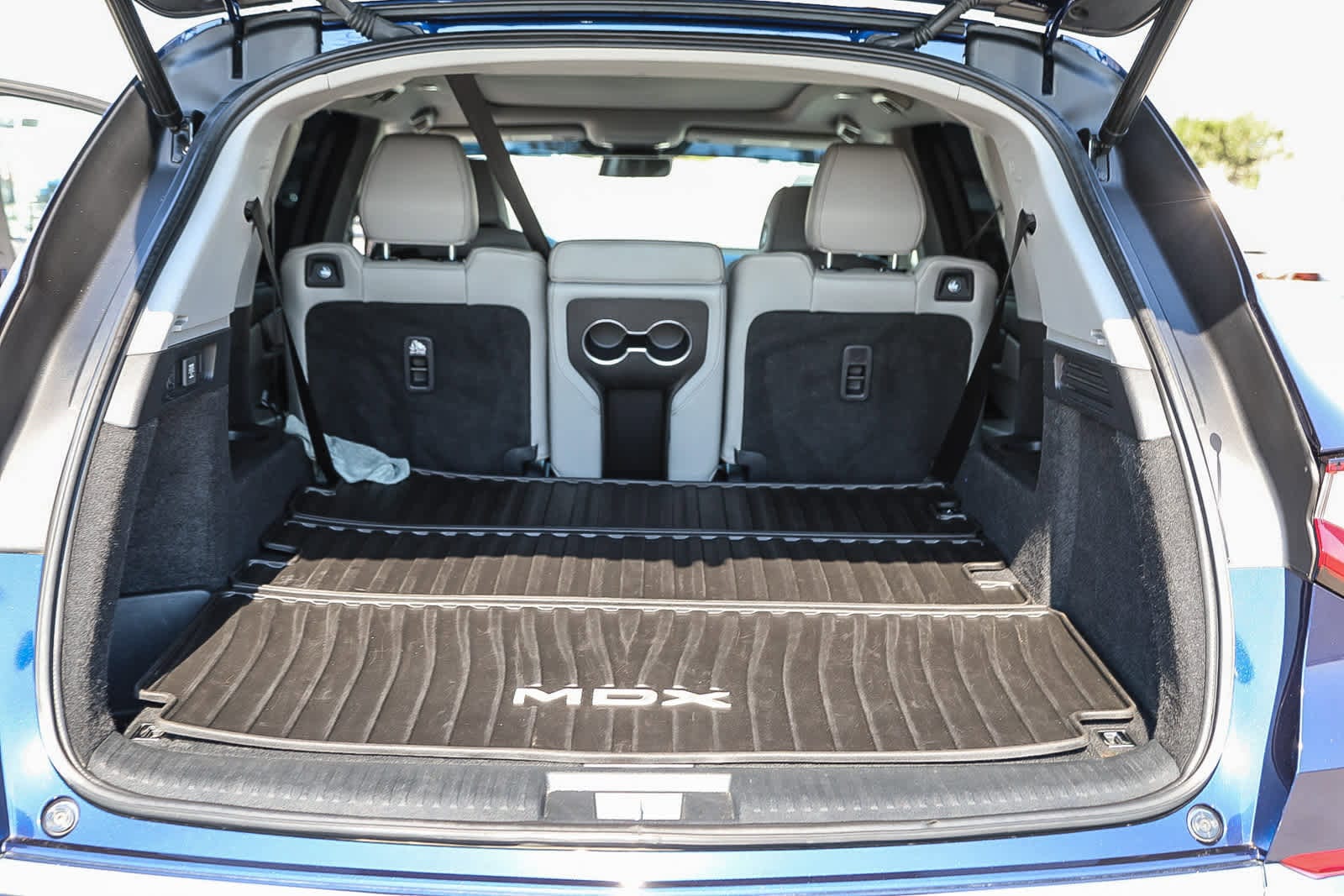 Thumbnail: 2022 Acura MDX - 24