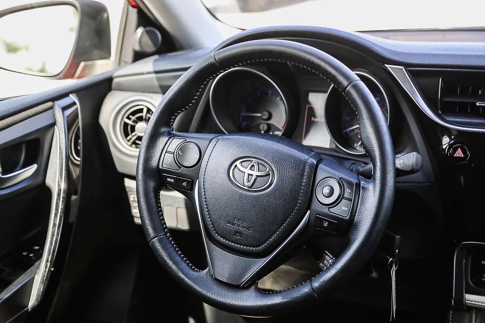 Thumbnail: 2018 Toyota Corolla iM - 15