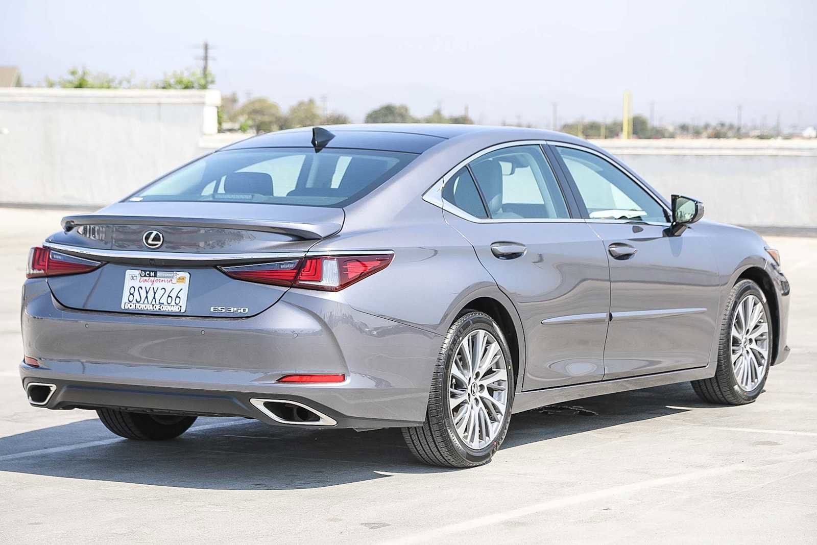 Thumbnail: 2021 Lexus ES - 4