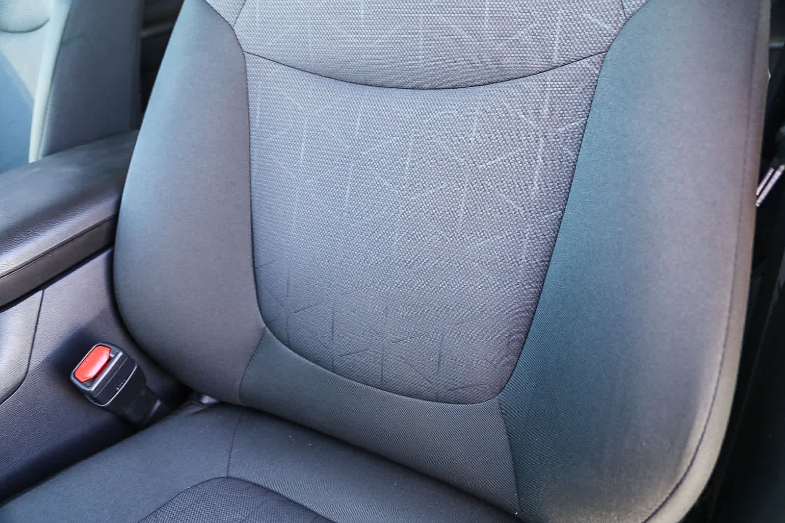 Thumbnail: 2025 Toyota RAV4 - 25