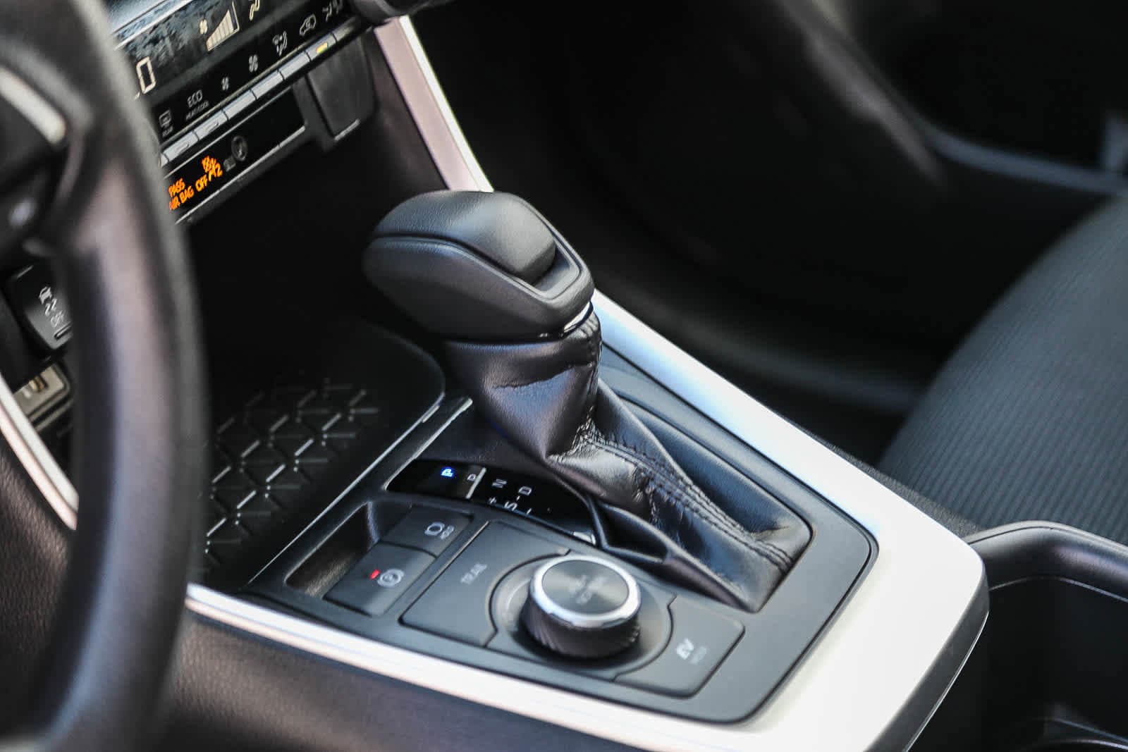 Thumbnail: 2024 Toyota RAV4 - 20