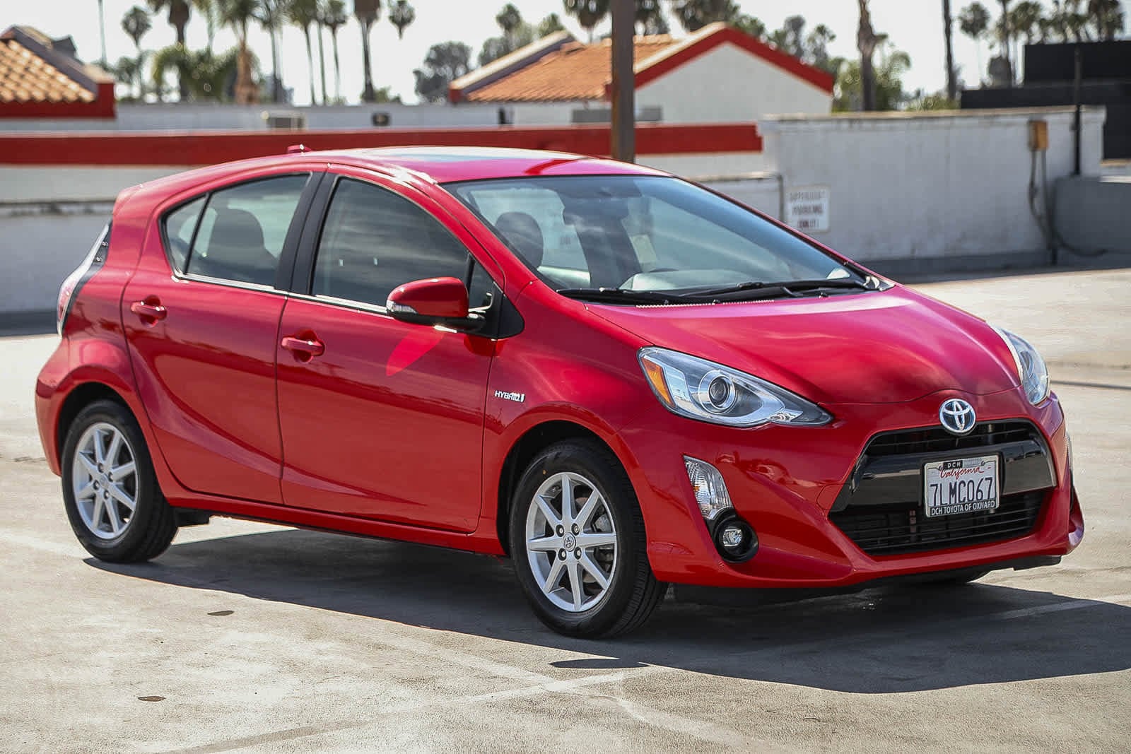 Thumbnail: 2015 Toyota Prius c - 4