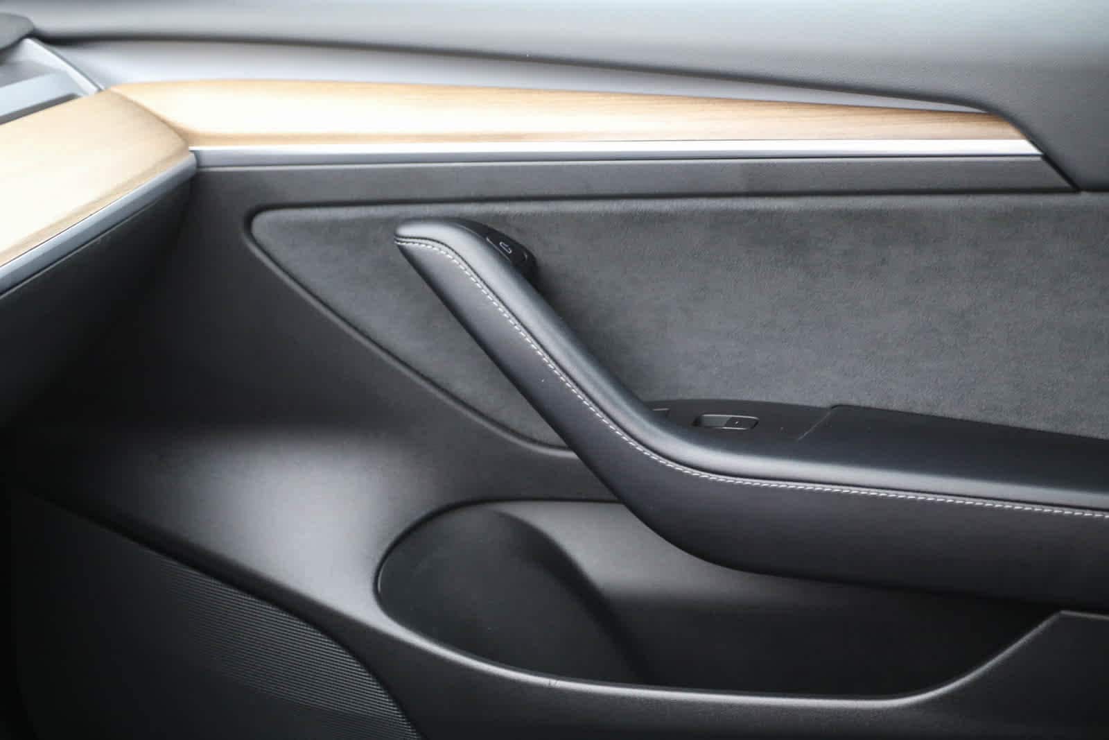 Thumbnail: 2021 Tesla Model 3 - 21