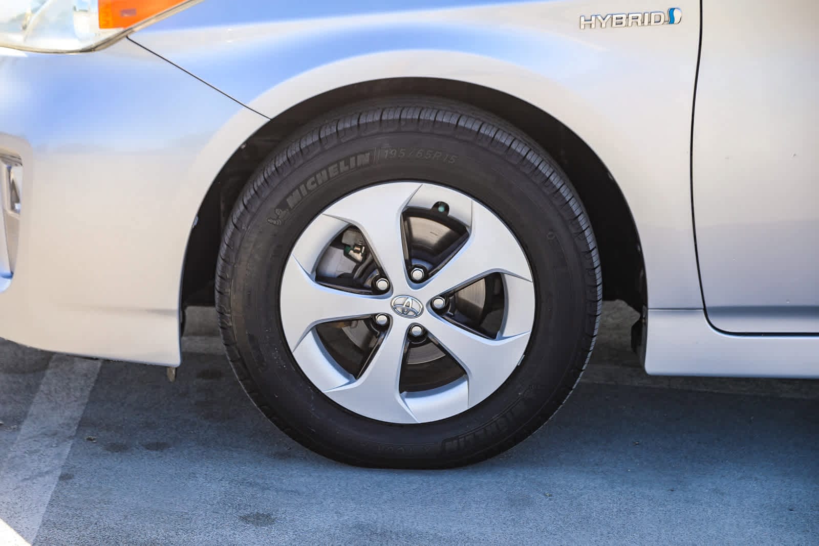 Thumbnail: 2013 Toyota Prius - 9
