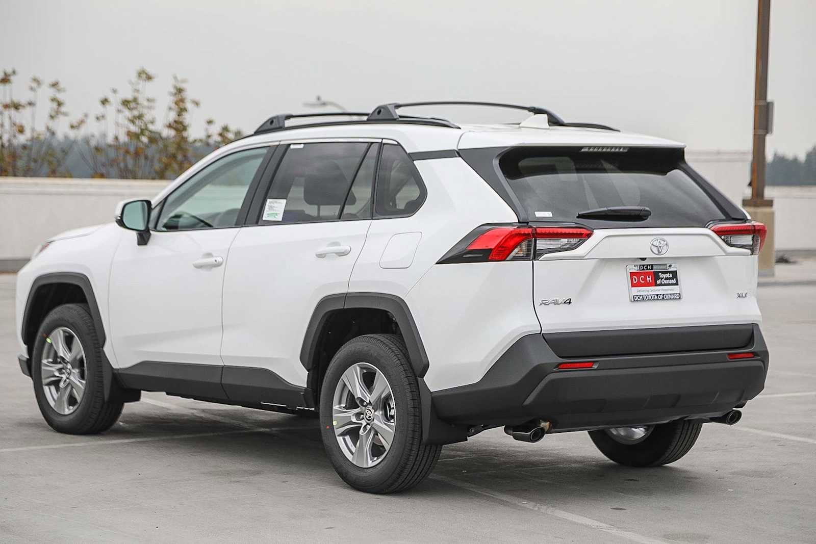 Thumbnail: 2025 Toyota RAV4 - 7