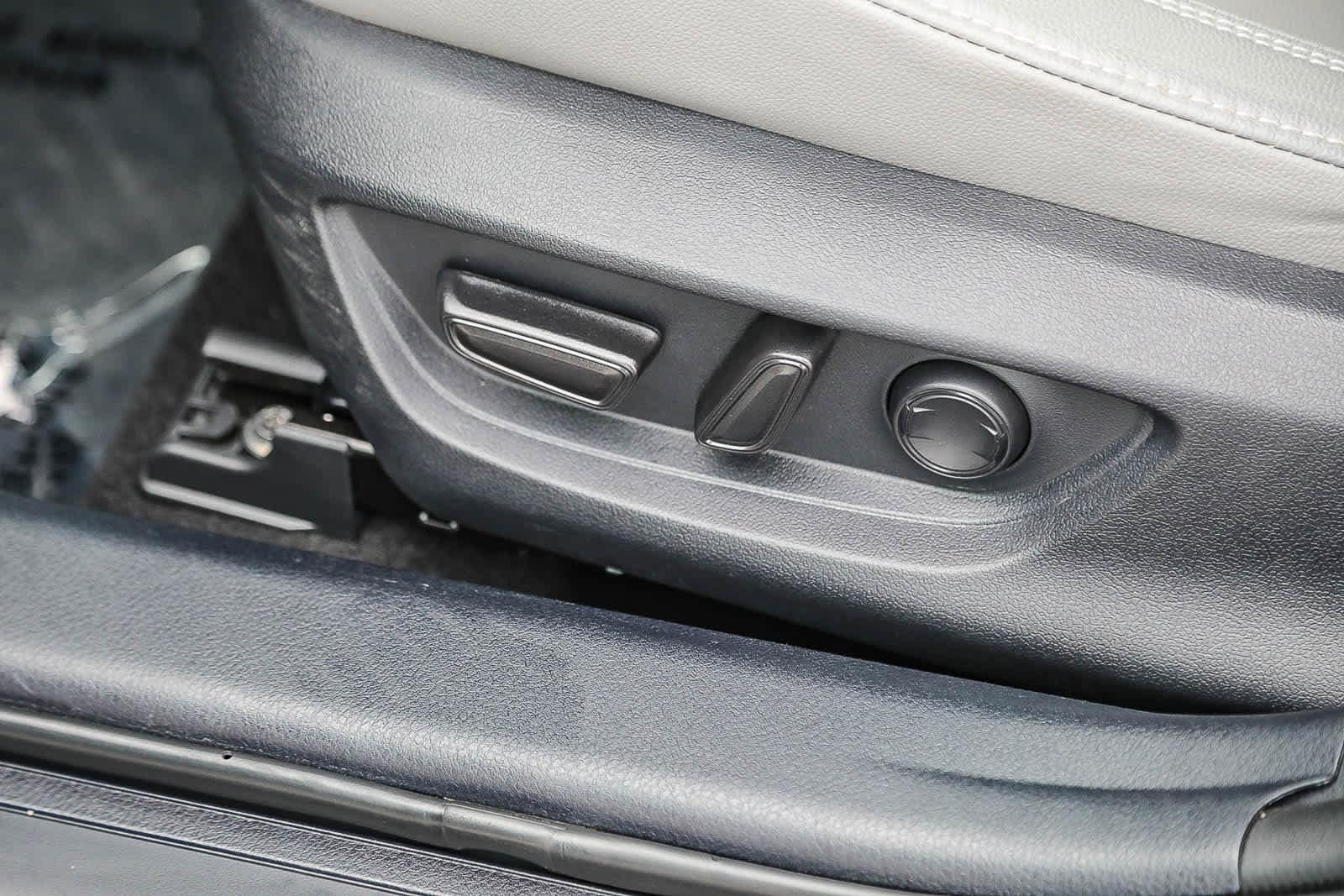 Thumbnail: 2025 Toyota Camry - 20