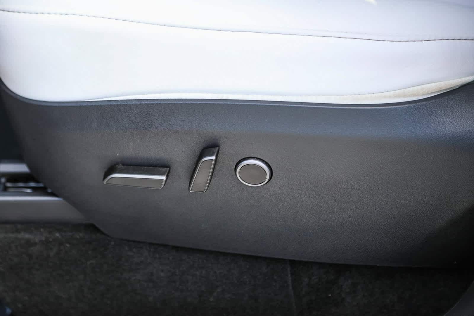 Thumbnail: 2025 Tesla Model Y - 18