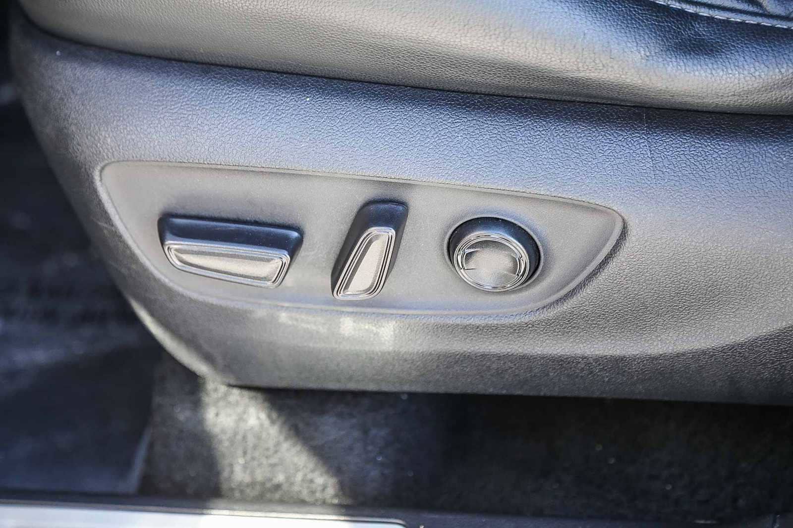 Thumbnail: 2021 Toyota Highlander - 19