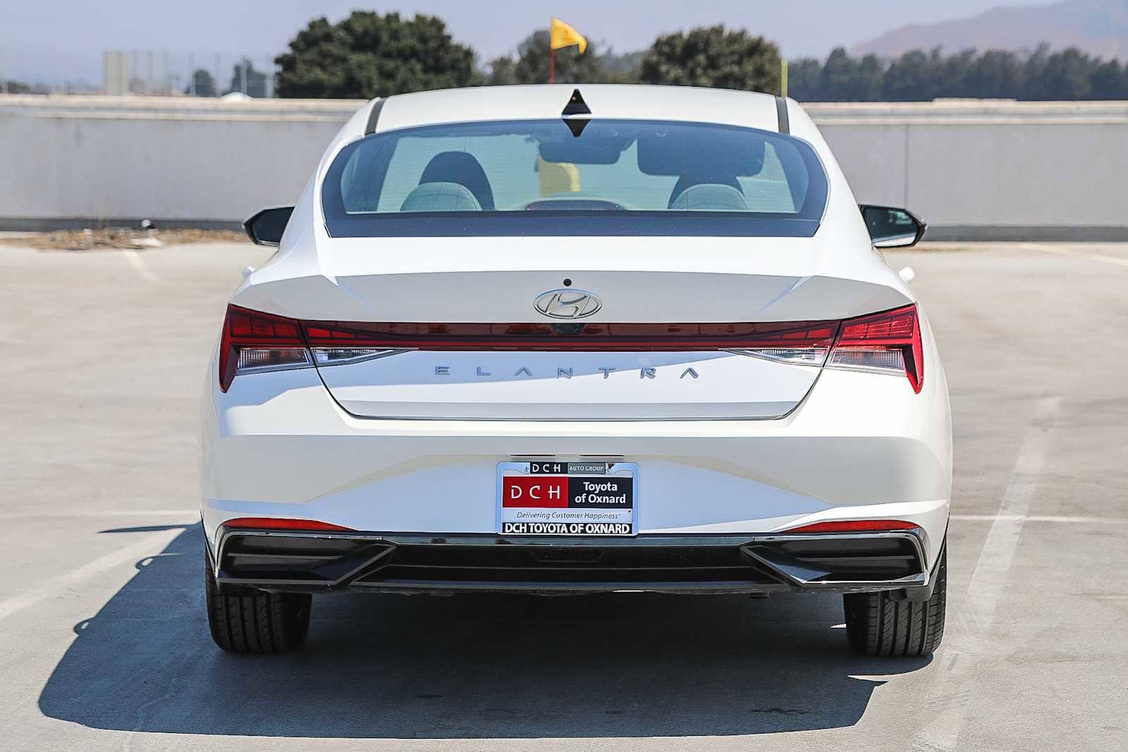 Thumbnail: 2022 Hyundai Elantra - 5