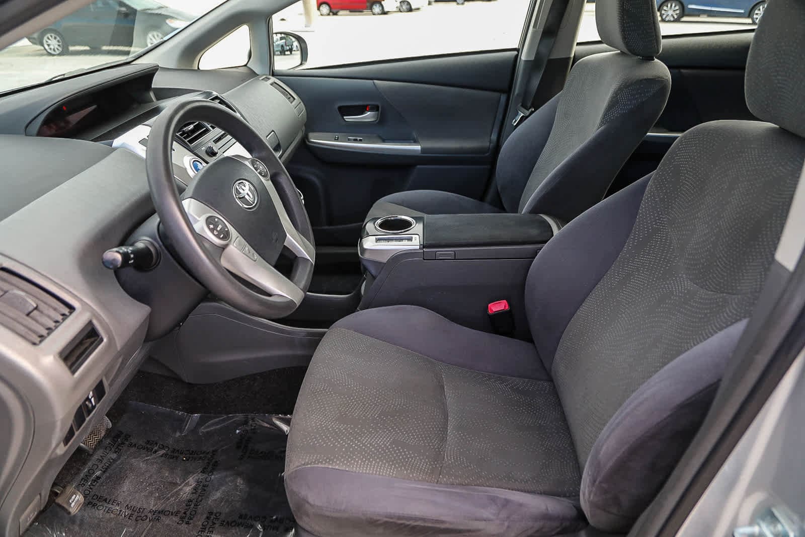 Thumbnail: 2013 Toyota Prius v - 17