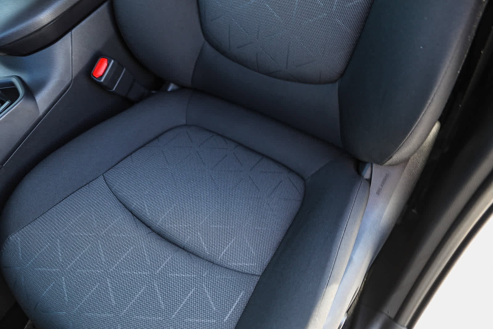 Thumbnail: 2025 Toyota RAV4 - 25