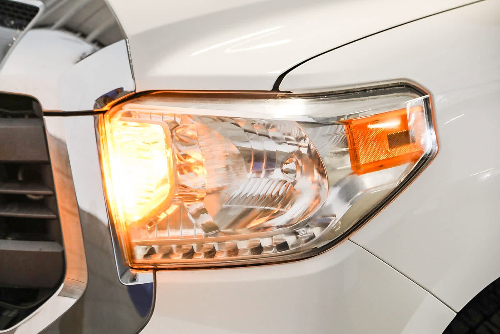 Thumbnail: 2017 Toyota Tundra - 8