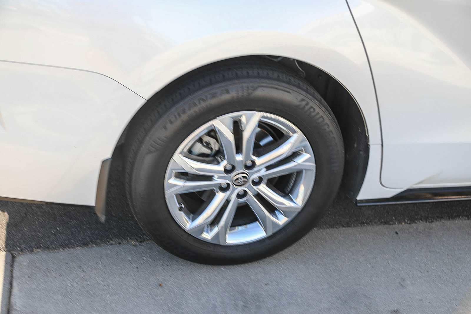 Thumbnail: 2022 Toyota Sienna - 12