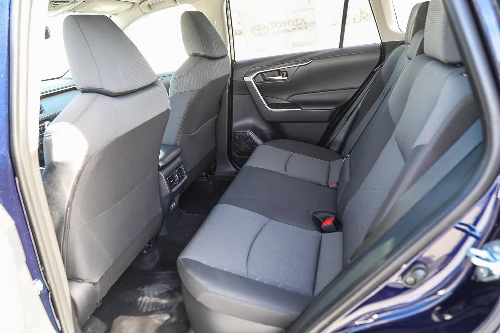 Thumbnail: 2025 Toyota RAV4 - 20