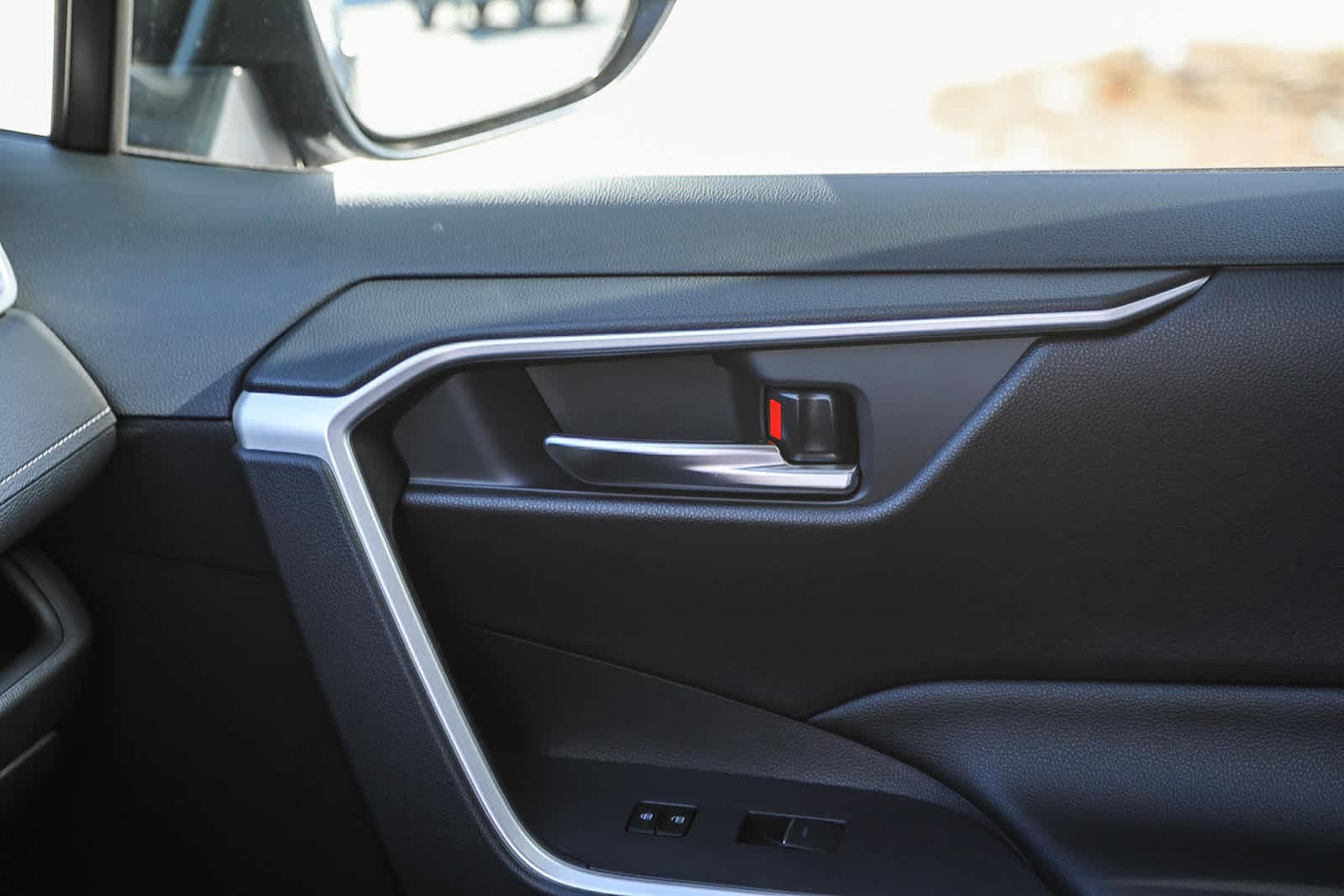 Thumbnail: 2025 Toyota RAV4 - 23