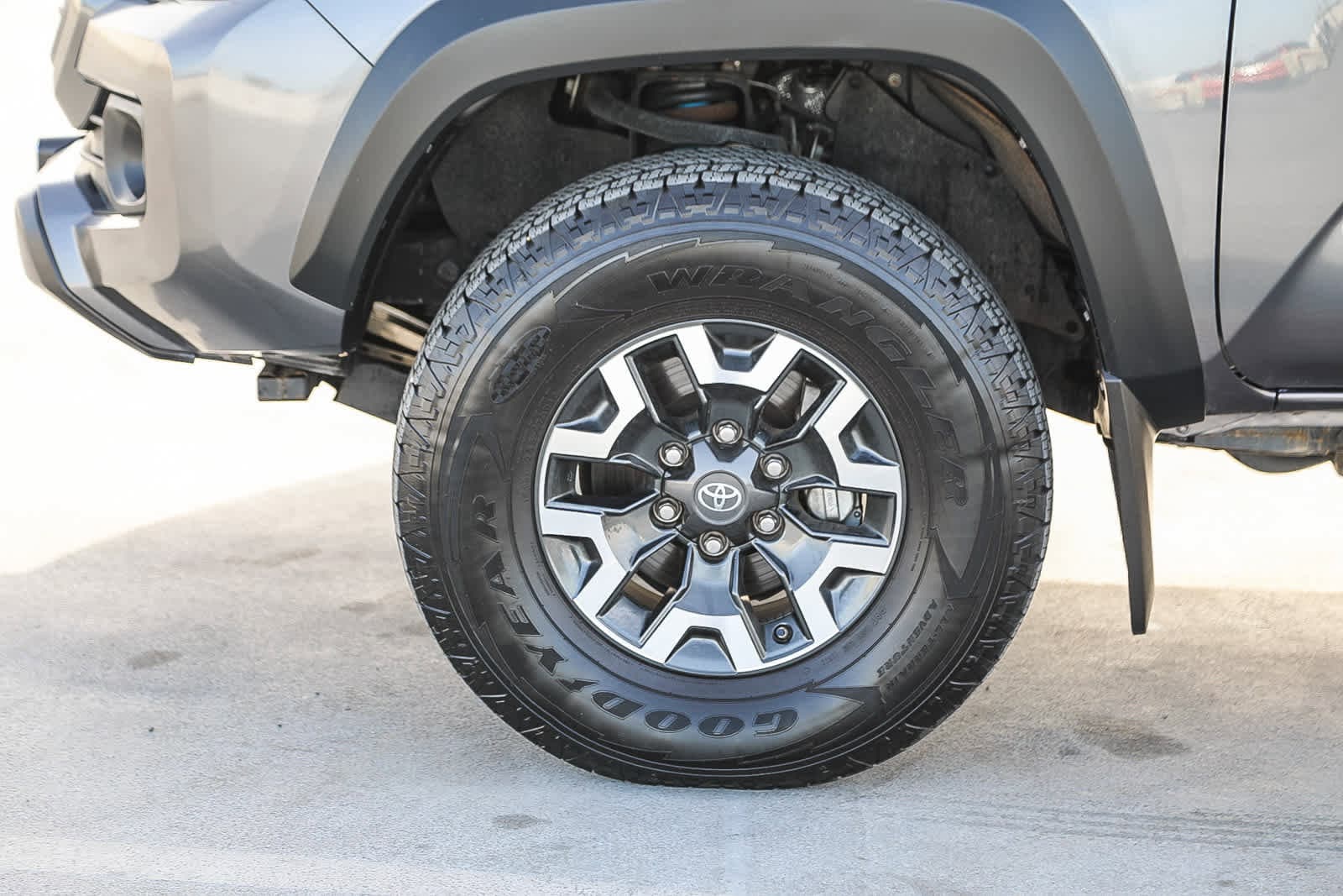 Thumbnail: 2020 Toyota Tacoma - 11