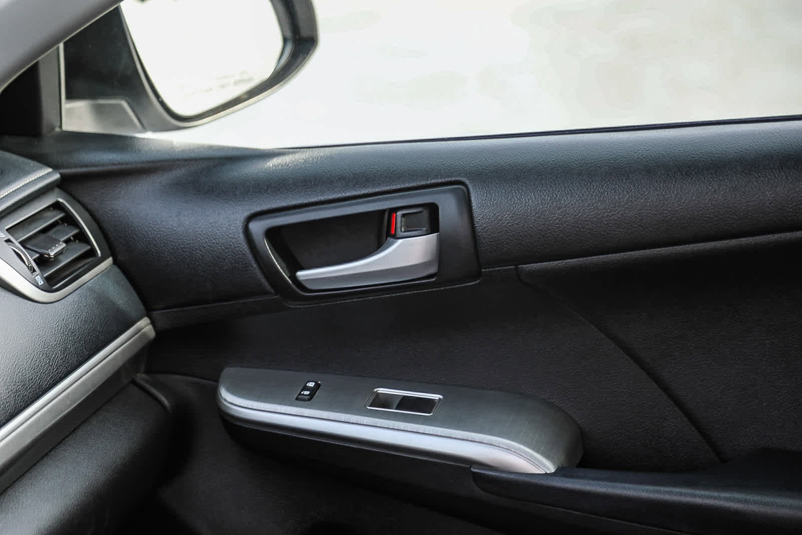 Thumbnail: 2012 Toyota Camry - 21