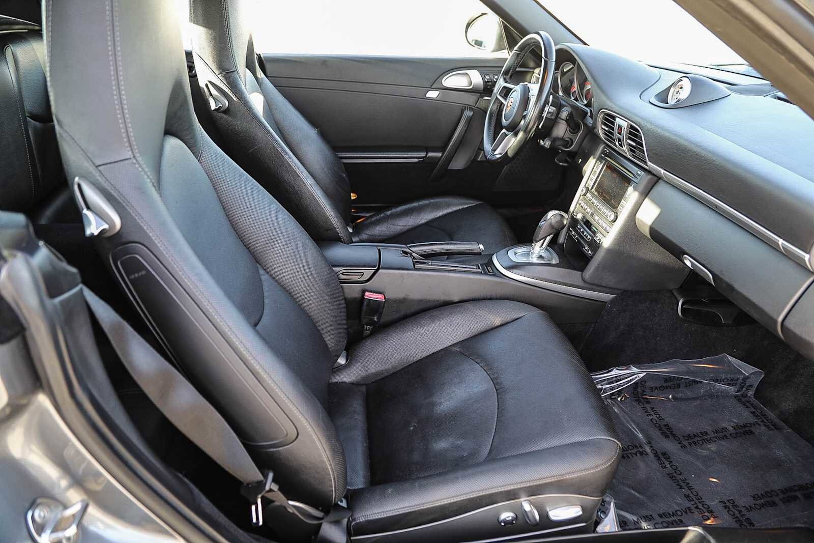 Thumbnail: 2012 Porsche 911 - 16