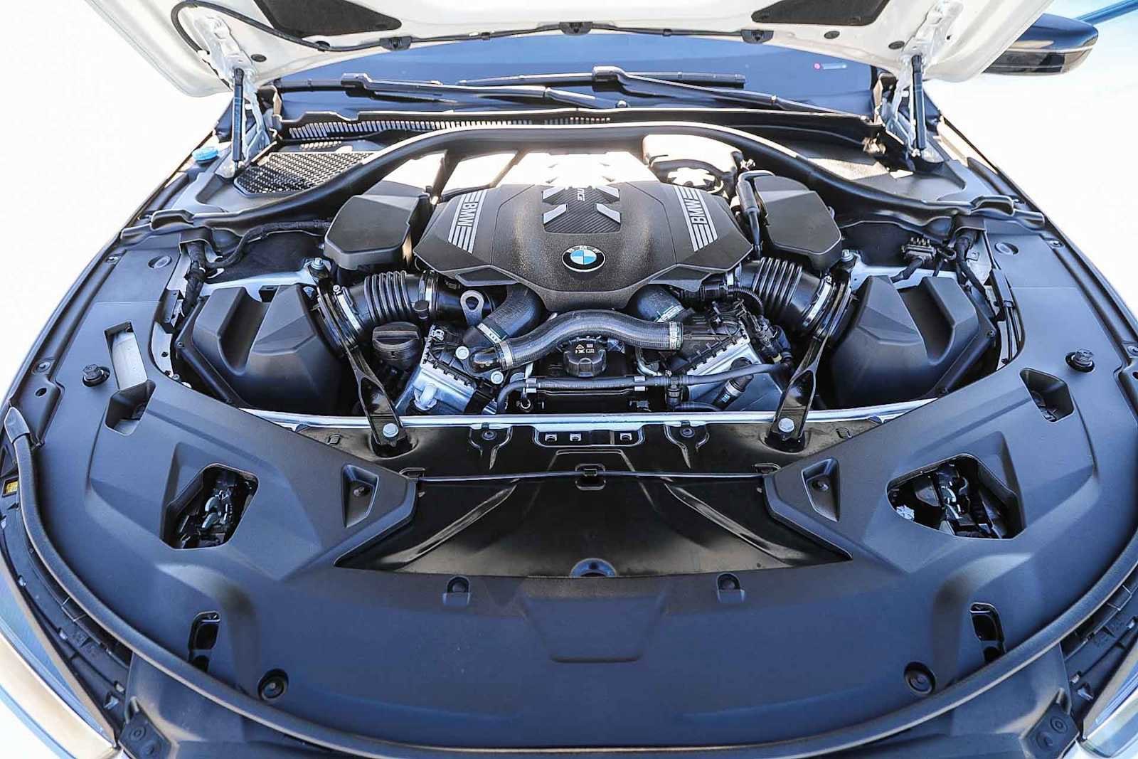 Thumbnail: 2024 BMW 8 Series - 32