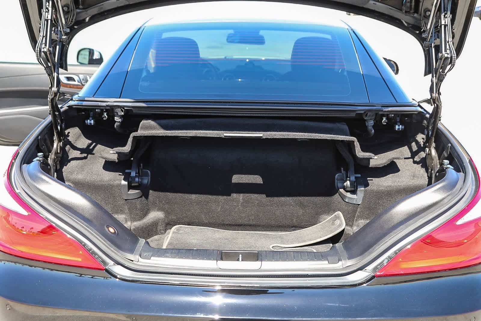 Thumbnail: 2013 Mercedes-Benz SL-Class - 24