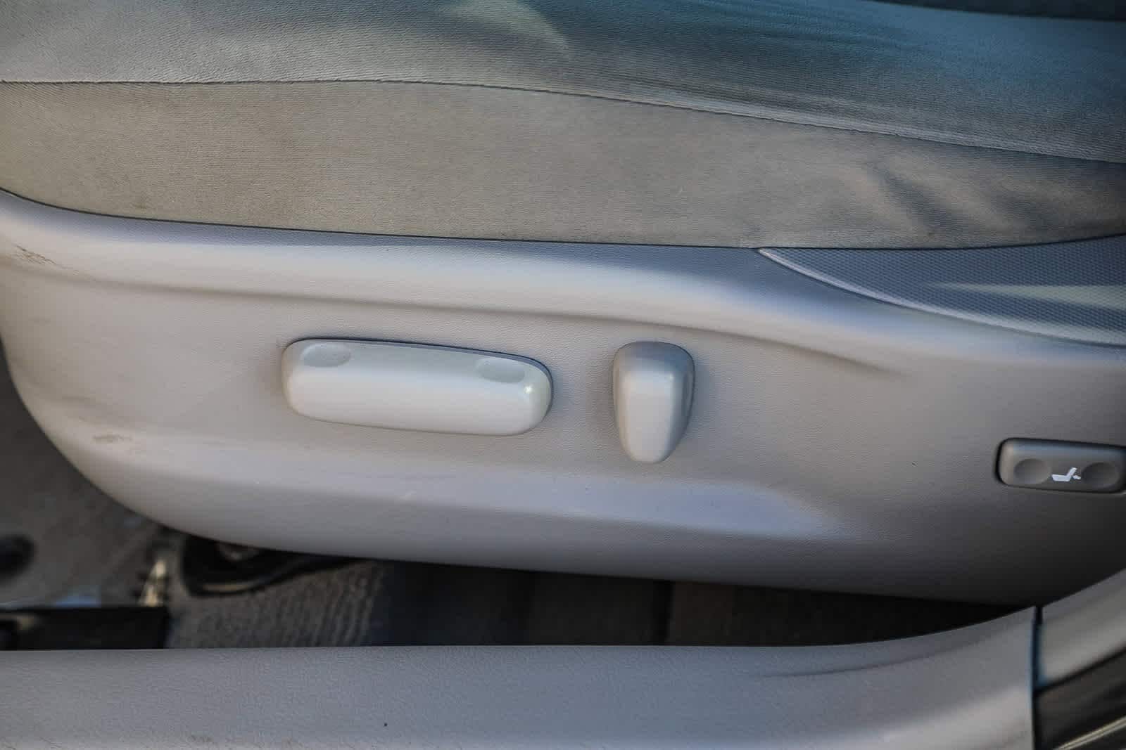 Thumbnail: 2008 Toyota Camry - 18