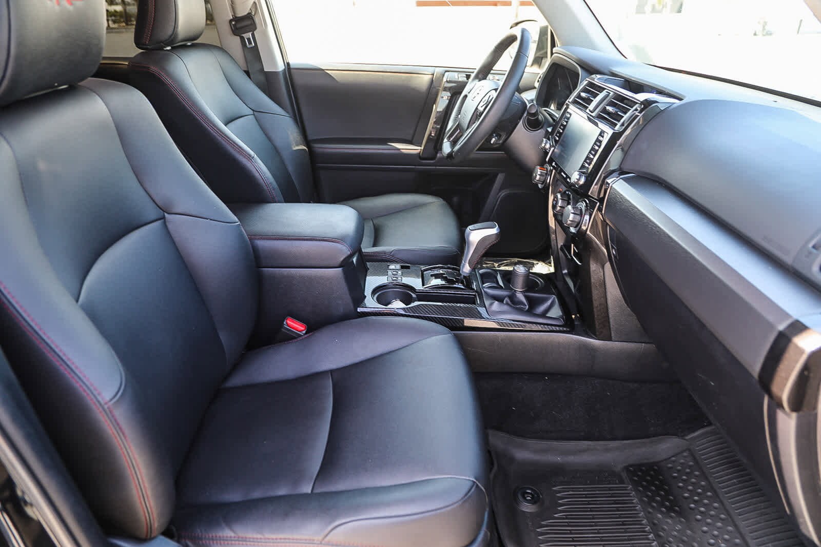 Thumbnail: 2022 Toyota 4Runner - 15