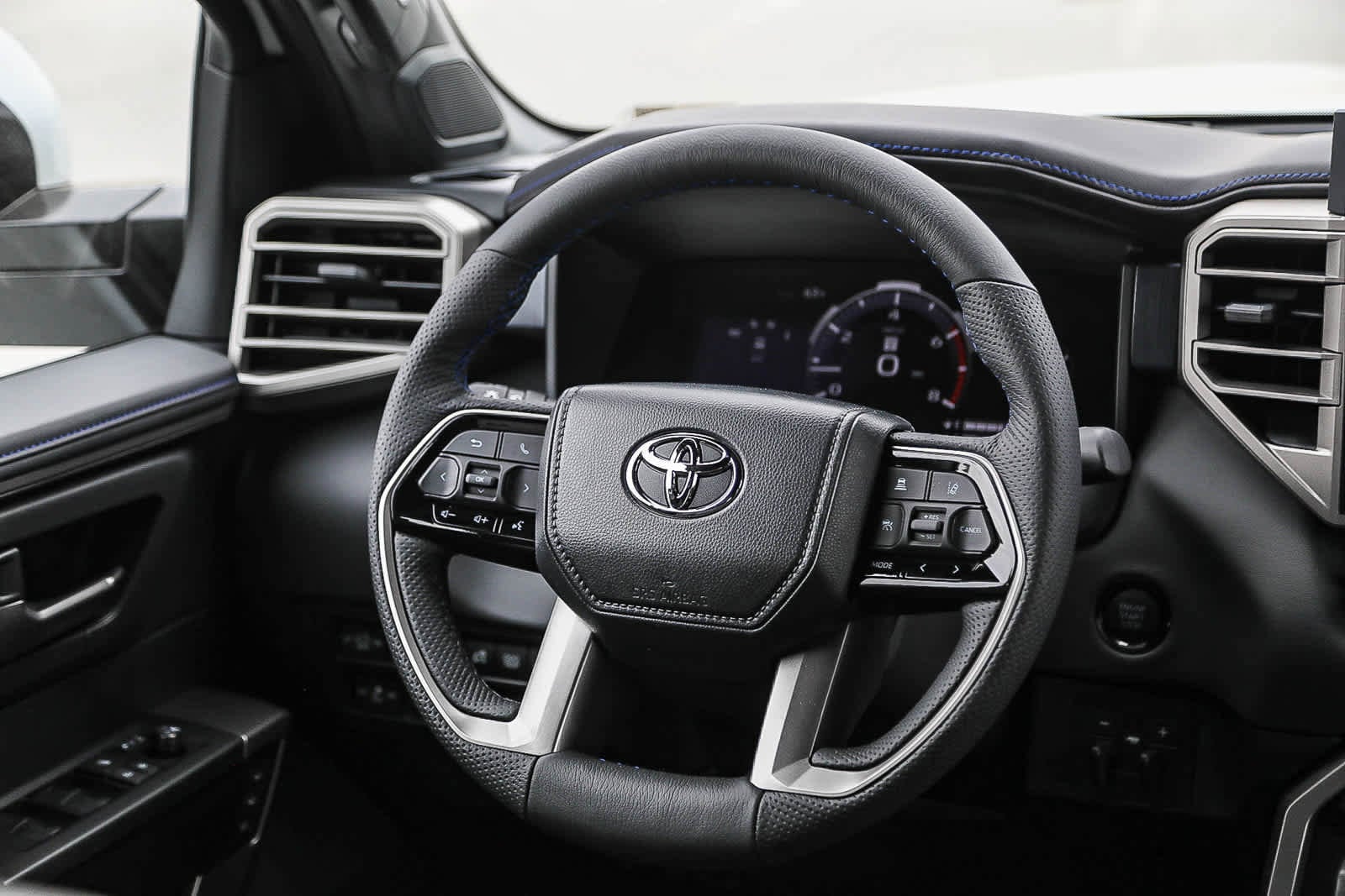 2026 Toyota Tundra Platinum - Photo 17