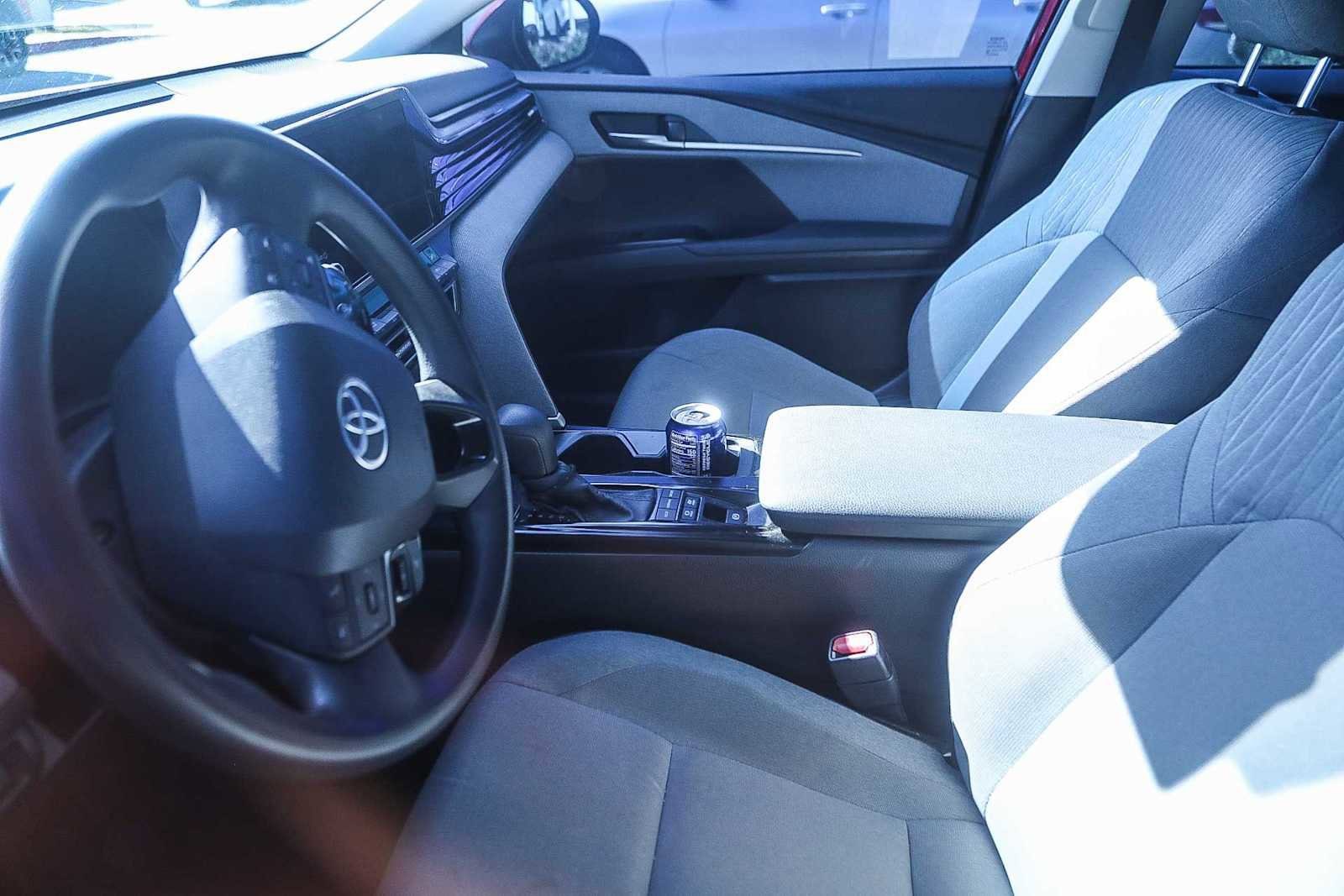 Thumbnail: 2025 Toyota Camry - 24