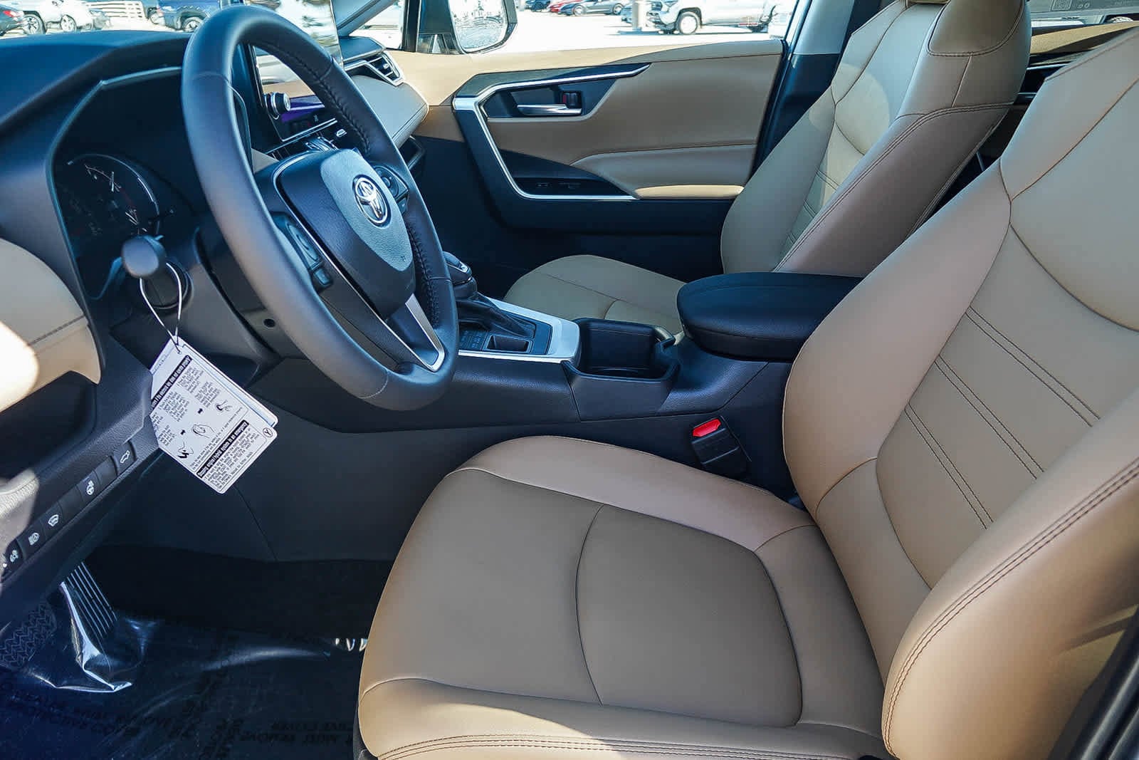 Thumbnail: 2025 Toyota RAV4 - 22