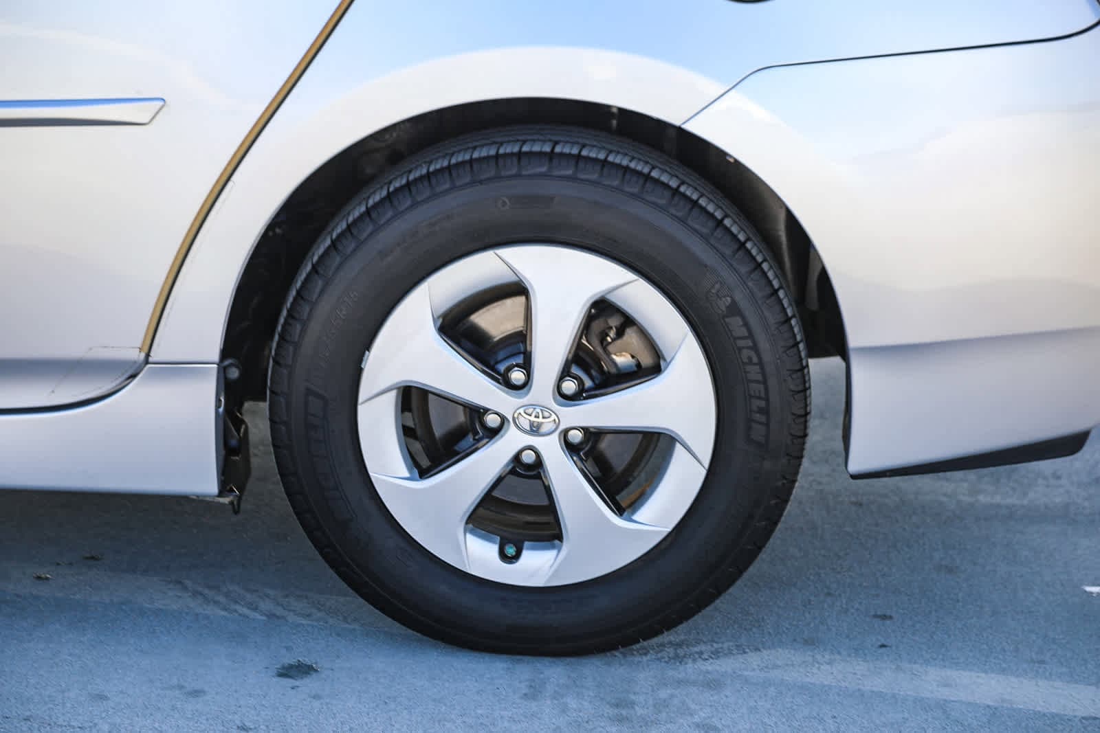 Thumbnail: 2013 Toyota Prius - 10