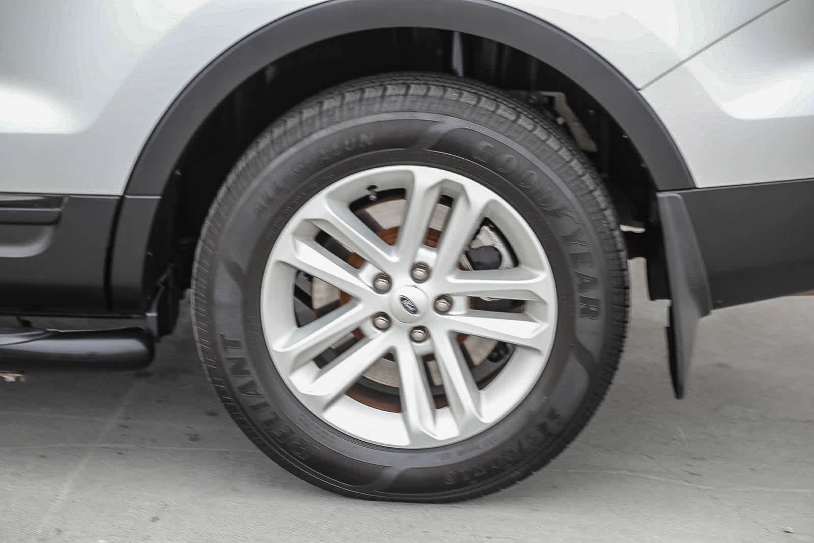 Thumbnail: 2014 Ford Explorer - 11