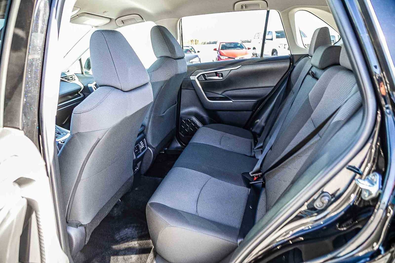 Thumbnail: 2025 Toyota RAV4 - 19