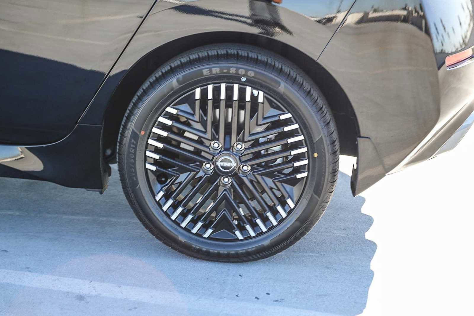 Thumbnail: 2023 Nissan Leaf - 11