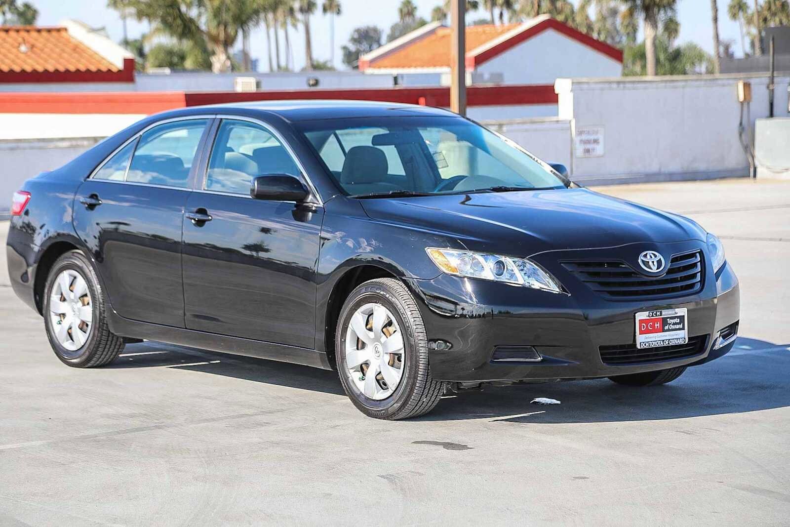 2009 Toyota Camry LE photo 3