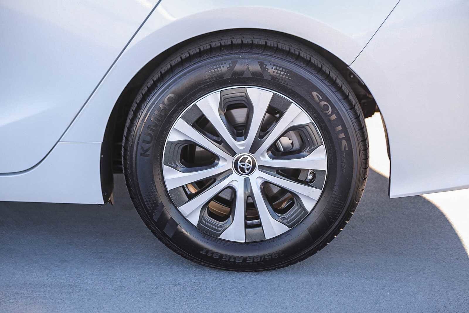 Thumbnail: 2021 Toyota Prius Prime - 11