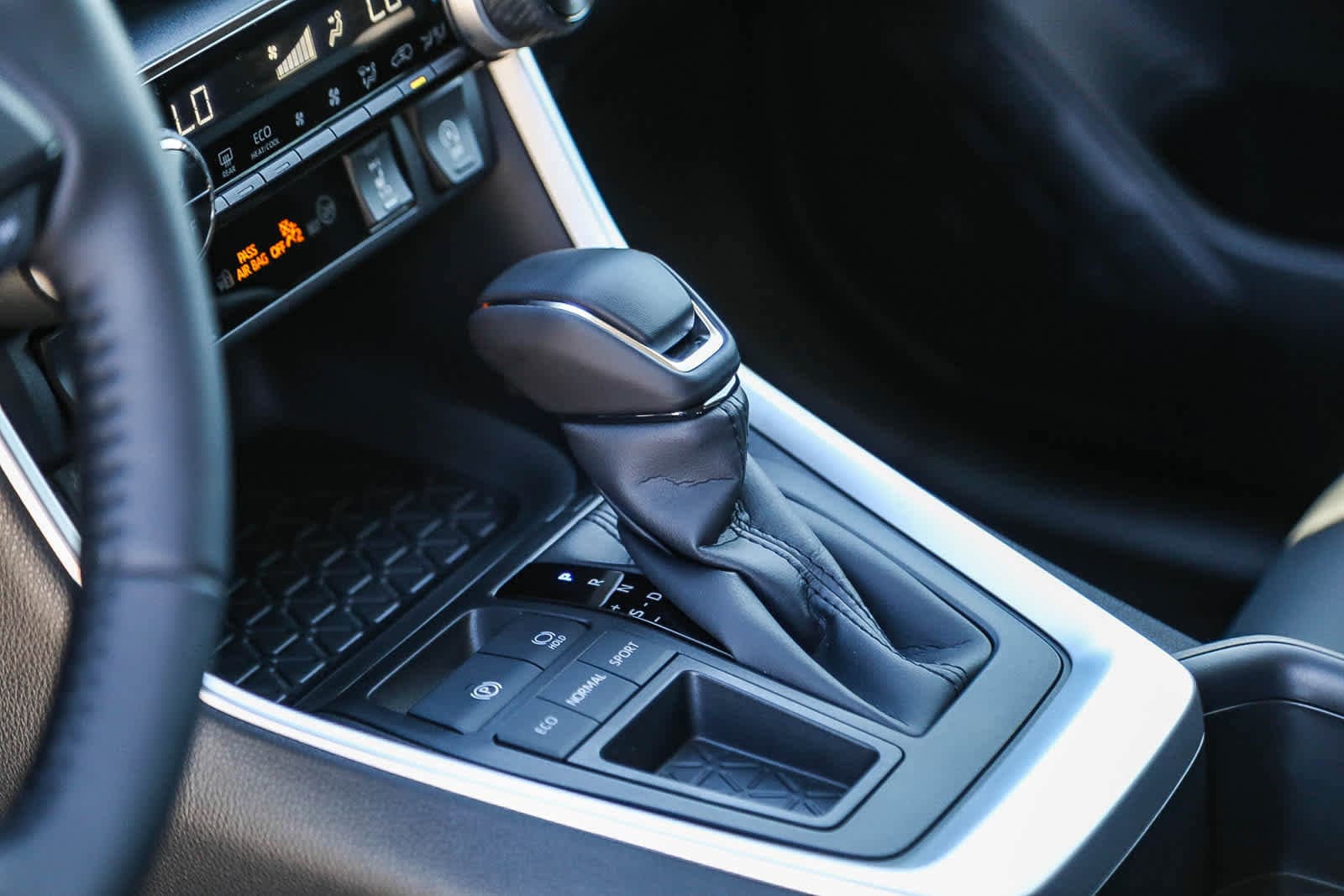 Thumbnail: 2025 Toyota RAV4 - 21