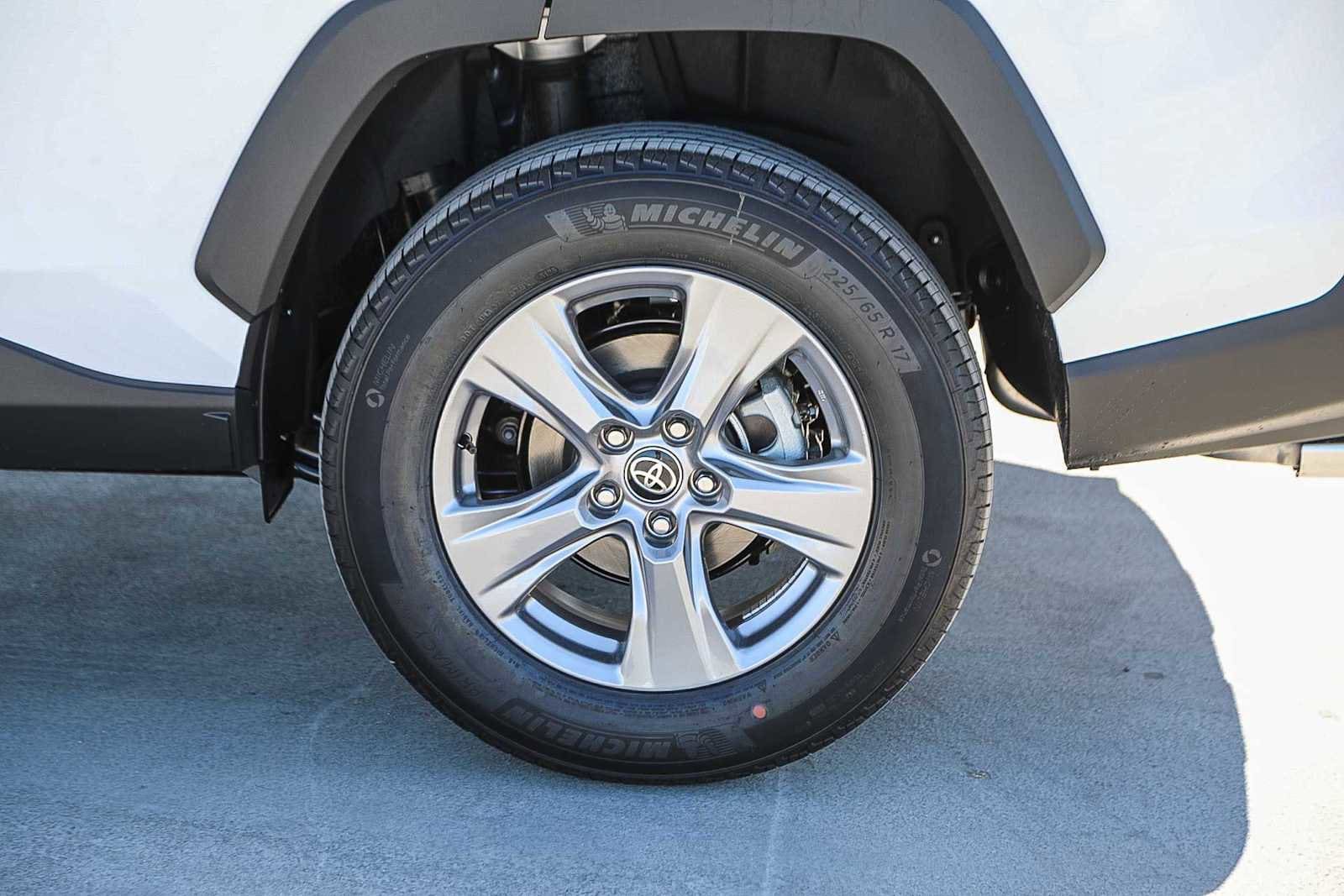 Thumbnail: 2025 Toyota RAV4 - 10