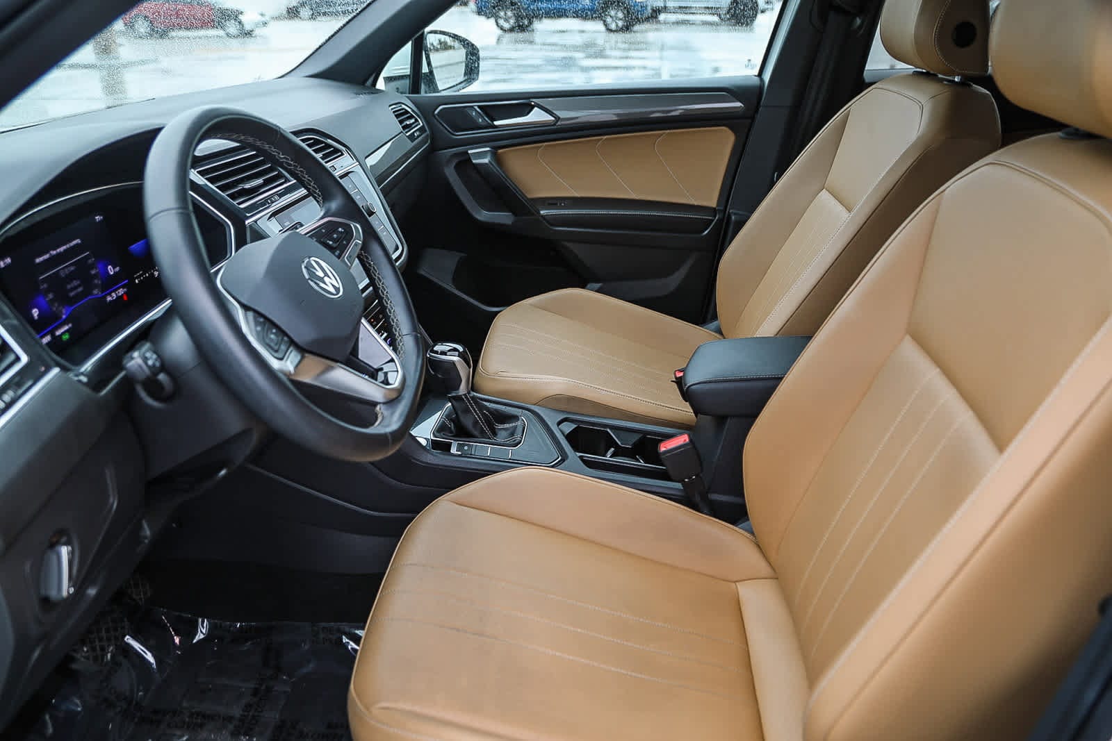 Thumbnail: 2022 Volkswagen Tiguan - 16