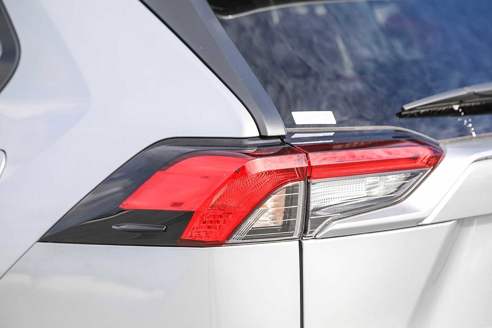 Thumbnail: 2025 Toyota RAV4 - 9