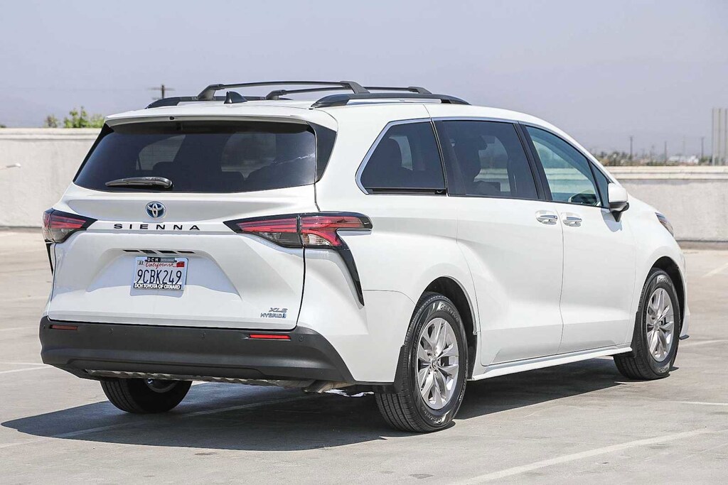 Certified 2022 Toyota Sienna XLE 7 Passenger Van Passenger Van