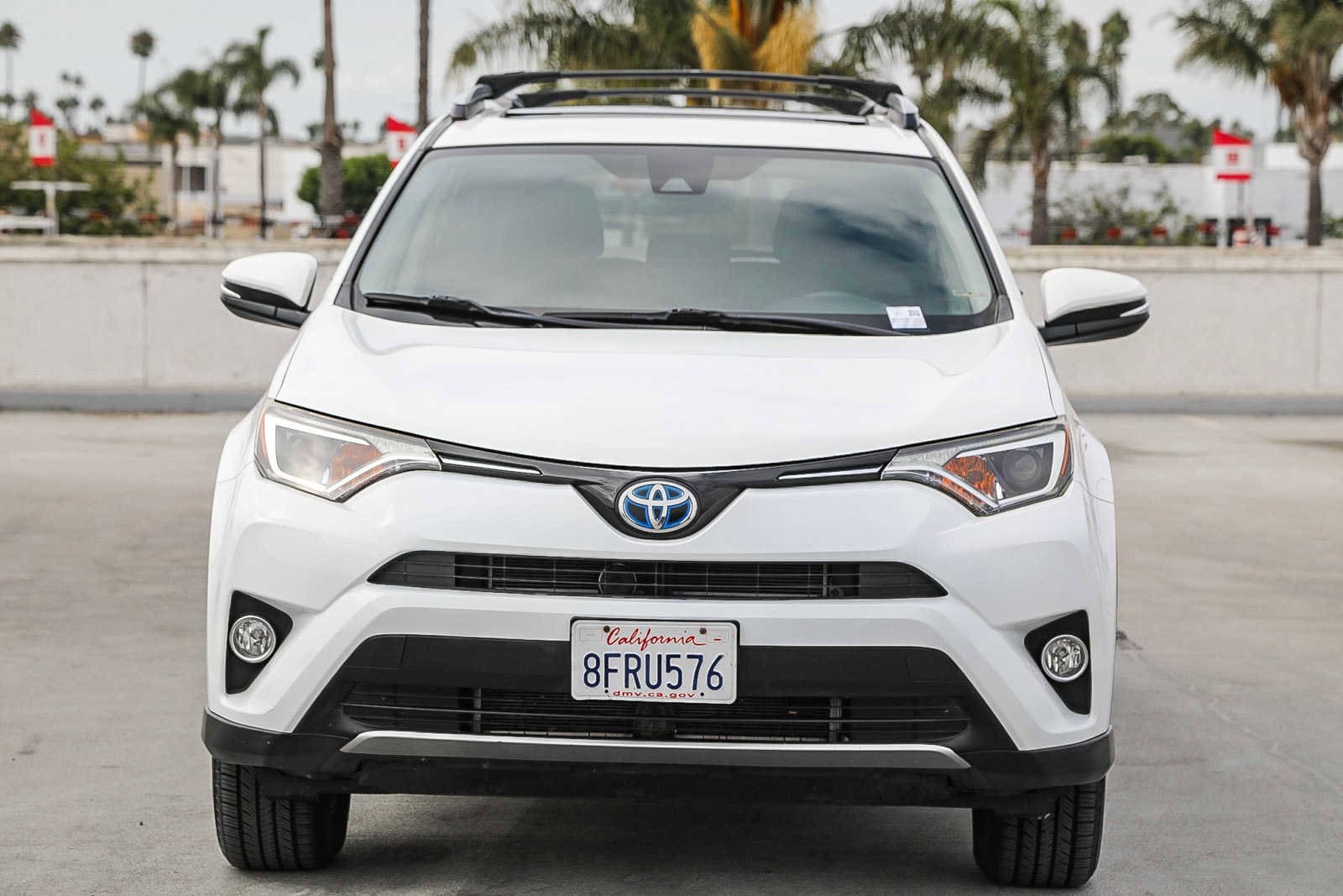 Used 2018 Toyota RAV4 XLE with VIN JTMRJREV4JD246671 for sale in Oxnard, CA