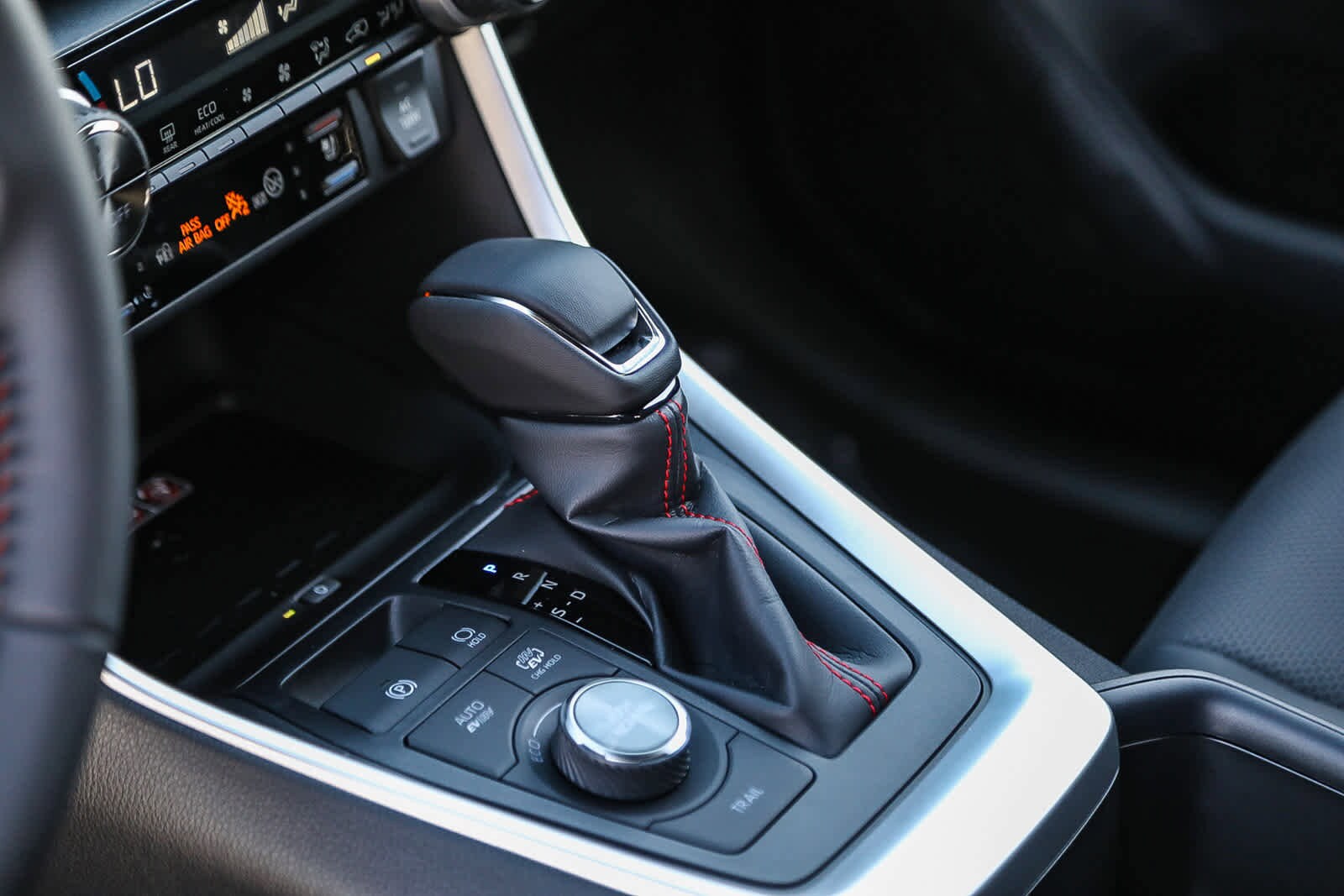 Thumbnail: 2025 Toyota RAV4 - 22