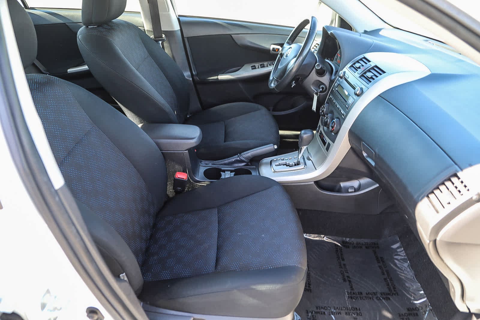 Thumbnail: 2010 Toyota Corolla - 16