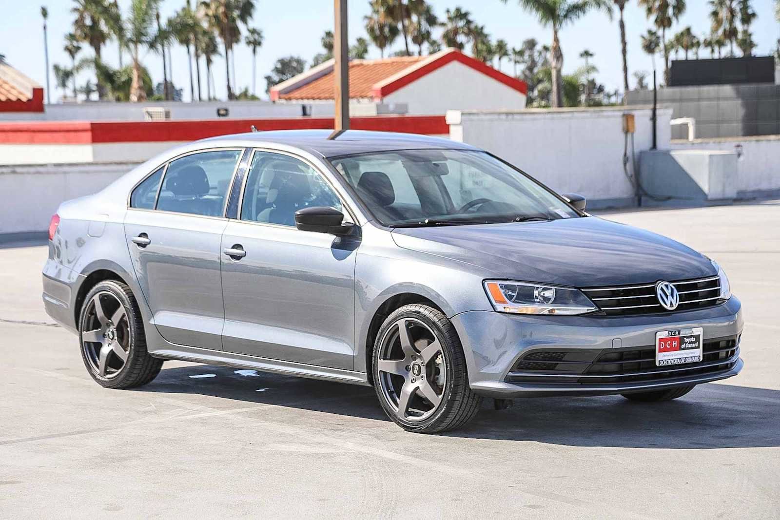 Thumbnail: 2015 Volkswagen Jetta - 4