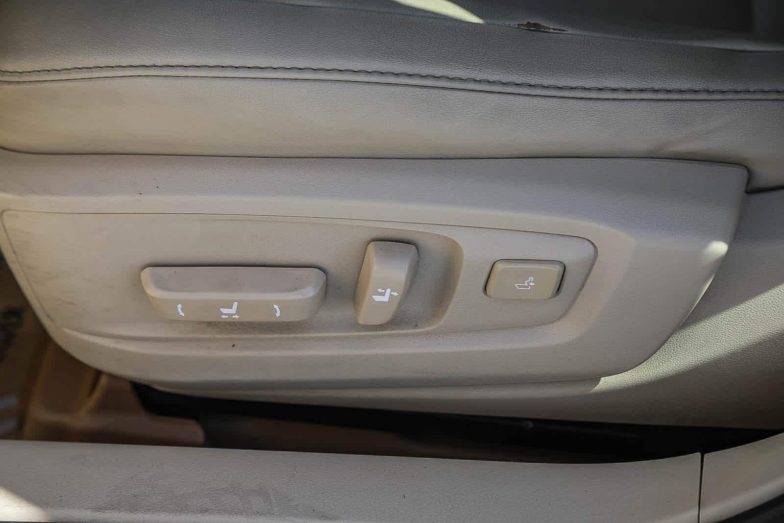 Thumbnail: 2013 Lexus ES - 19