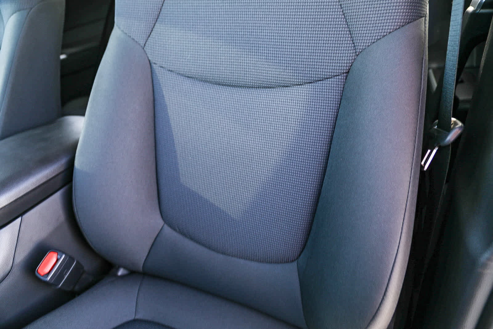 Thumbnail: 2025 Toyota RAV4 - 24